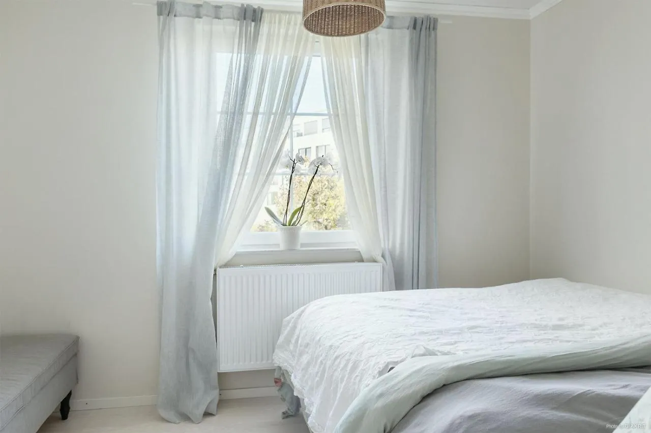 Charming Apartment In A Red House In Stockholm 0*,  Schweden
